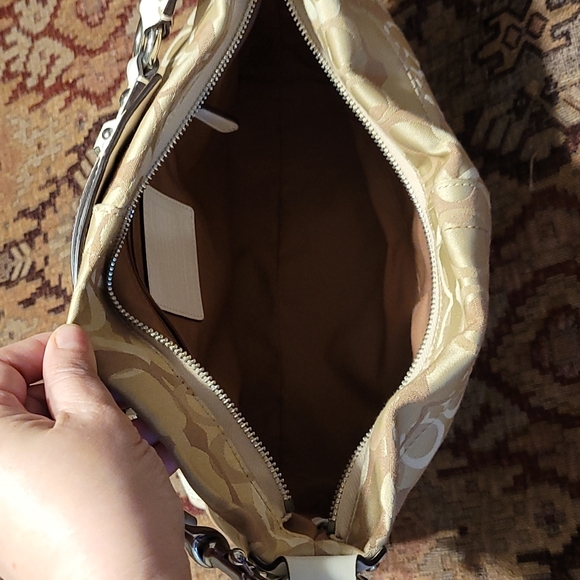 Coach purse - Picture 4 of 7